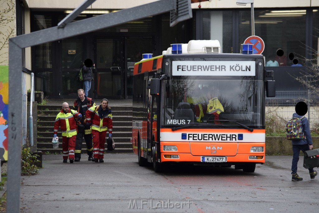 Einsatz BF Koeln Schule Burgwiesenstr Koeln Holweide P057.JPG - Miklos Laubert